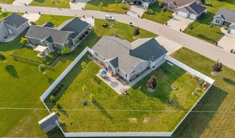 2818 W HIDDEN PINE Dr, Appleton, WI 54913