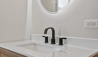 6 W Cypress St, Arlington Heights, IL 60005