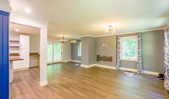 14 Hunt Rd, Belfast, ME 04915