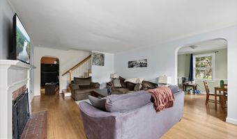 4812 7TH St N, Arlington, VA 22203