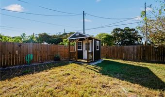 150 N 9th St, Aransas Pass, TX 78336