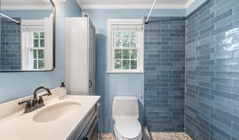6145 12TH St N, Arlington, VA 22205