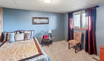 150 Lake Dr E, Annandale, MN 55302