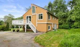 7 Tamarack Dr, Clinton, CT 06413