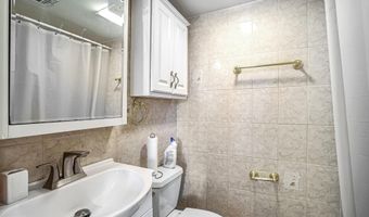 8916 MANGUM Pl, Alexandria, VA 22308