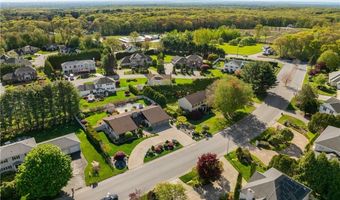 27 Alpine Estates Dr, Cranston, RI 02921