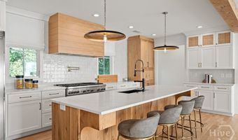 140 Meadowview Rd, Athens, GA 30606