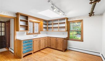 105 Fairfield Dr, North Kingstown, RI 02852
