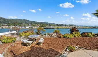 108 SEA CLIFF Ter, Brookings, OR 97415