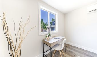 12270 Meadowlawn Dr, Oregon City, OR 97045