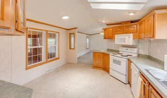 14 Lloyd St, Campton, NH 03223