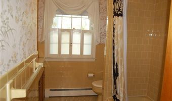 109 Suffolk Dr, North Kingstown, RI 02852