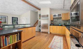 10 Guzeika Rd, North Kingstown, RI 02852