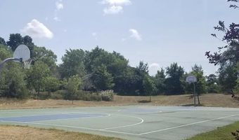 2782 S Knightsbridge Cir, Ann Arbor, MI 48105