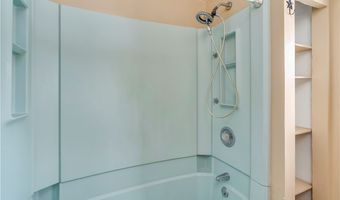 8 2nd St, Alexandria Bay, NY 13607