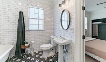 616 LEBEAU St, Arabi, LA 70032
