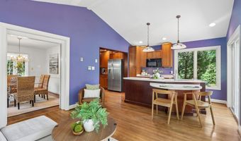 5719 NEWINGTON Rd, Bethesda, MD 20816