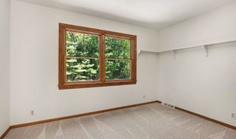 385 Greentree Ln NE, Ada, MI 49301