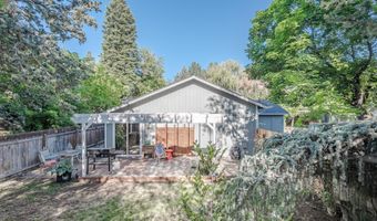 2653 NE Genet Ct, Bend, OR 97701