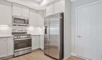 100 LAWNDALE Dr, Bowie, MD 20716