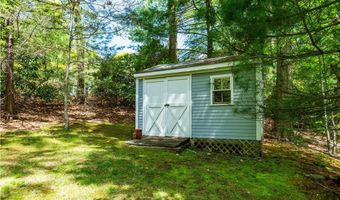 65 Walnut Dr, East Greenwich, RI 02818