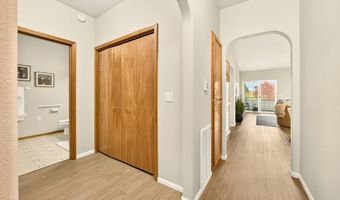 920 Mountain Meadows Cir, Ashland, OR 97520