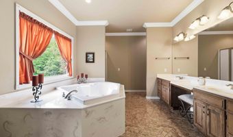 136 Riverview Dr, Anderson, MO 64831