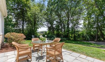 19 Preston Dr, Barrington, RI 02806