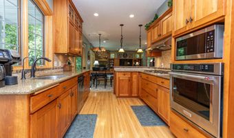 1728 Golden Dr SW, Alexandria, MN 56308