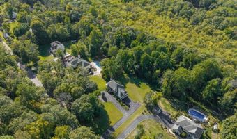 33 Perona Rd, Andover, NJ 07821