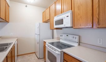 907 7th Ave SE 1, Altoona, IA 50009