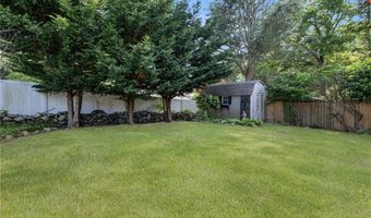 104 Conanicus Rd, Narragansett, RI 02882