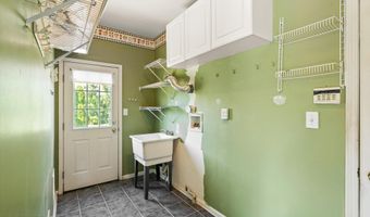 9 Denise Dr, Allentown, NJ 08501