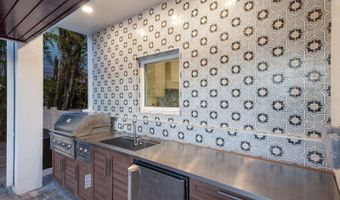 212 OAK Ave, Anna Maria, FL 34216