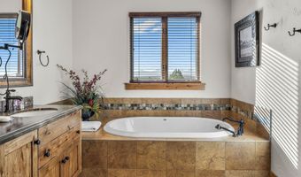 22887 Ghost Tree Ln, Bend, OR 97701