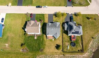 1094 Holly Dr, Antioch, IL 60002