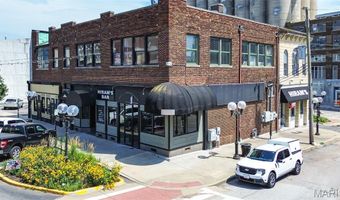 215 W 3rd St, Alton, IL 62002