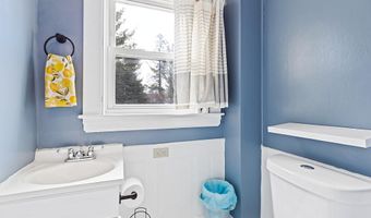 157 Riverside Dr, Augusta, ME 04330