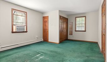31 Kimball Rd, Amesbury, MA 01913