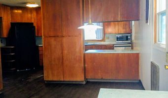 215 N H St, Albion, WA 99163