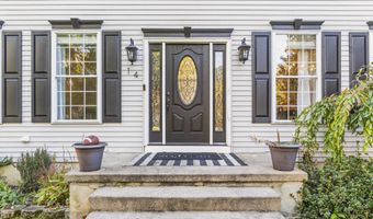 14 Brittany Dr, Bayville, NJ 08721