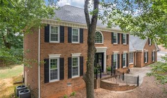 3774 Hunters Chase Ct, Peachtree Corners, GA 30096