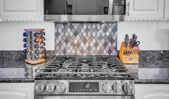 626 Highview Circle Dr, Ballwin, MO 63021