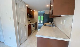 515 Ponds Edge Ln, Allentown, PA 18104