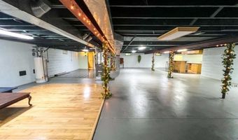 457 E Pioneer Trl, Aurora, OH 44202