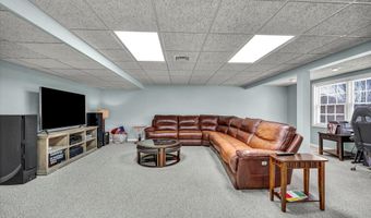 2 Tavistock 2, Cromwell, CT 06416