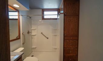 610 7th Ave, Ackley, IA 50601