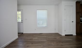 42 Silvermead Dr, Freehold, NJ 07728