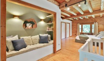 21663 OATLANDS Rd, Aldie, VA 20105