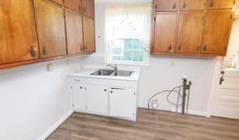 824 MAPLEWOOD Ave, Anniston, AL 36207